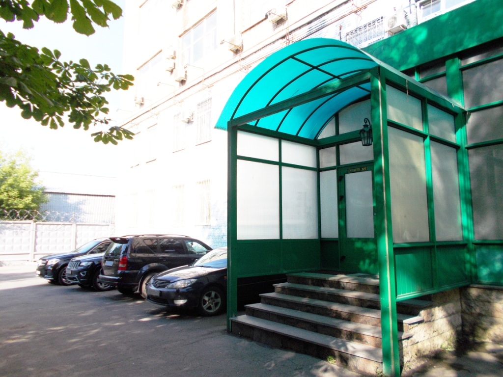 ОФИС 20 КВ.М. НА 1-М ЭТАЖЕ ЗА 36000 РУБ. В МЕСЯЦ